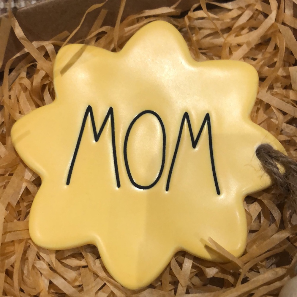 ☀️ NEW Rae Dunn MOM beads - Picture 2 of 4